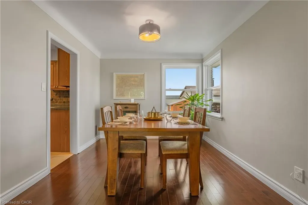 174 Mud Street W