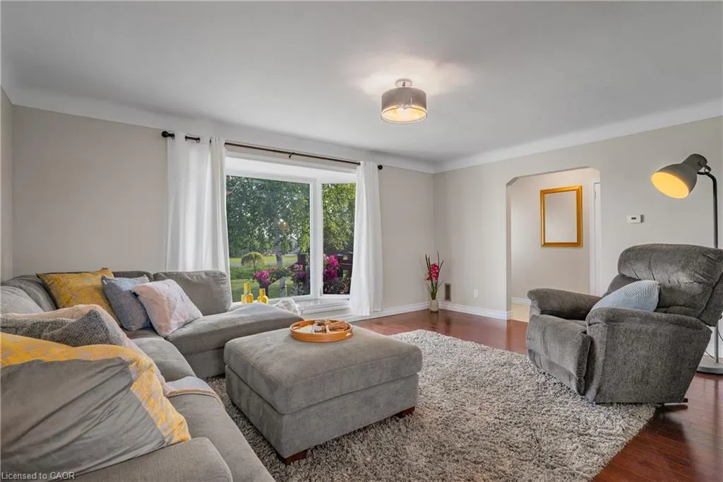 174 Mud Street W