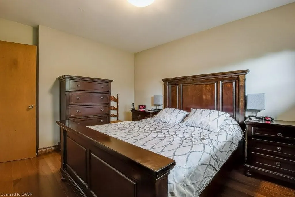 28 Meadow Crescent