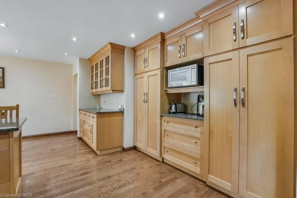 28 Meadow Crescent