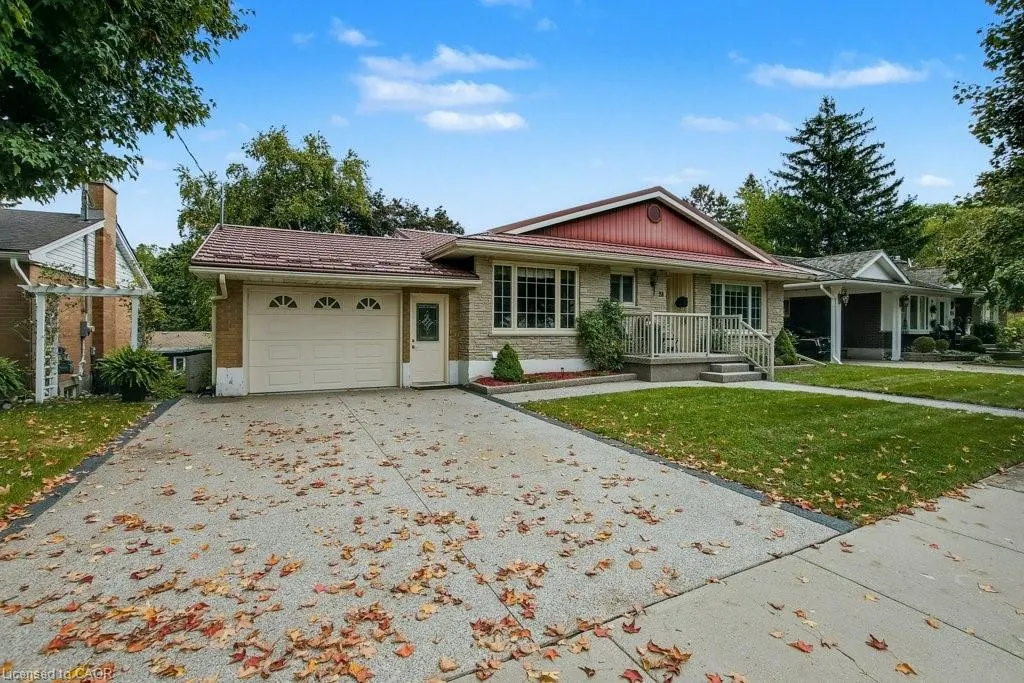 28 Meadow Crescent