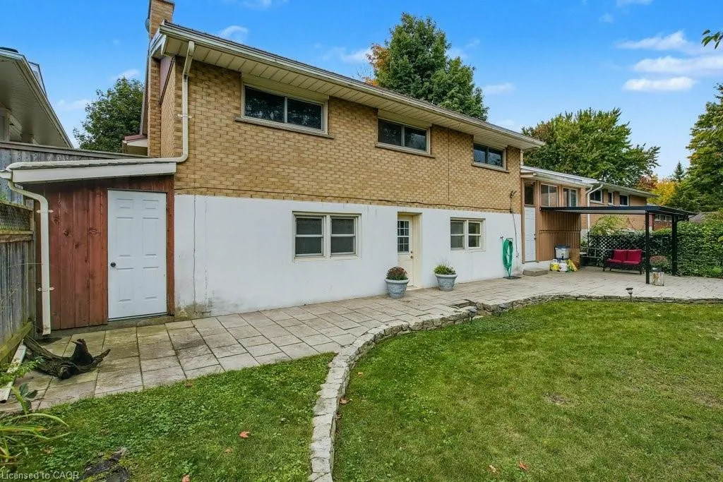 28 Meadow Crescent