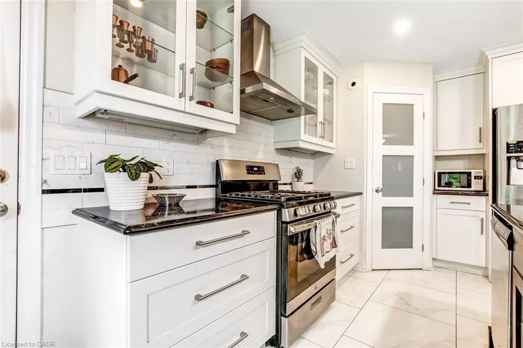 10 Birchall Lane