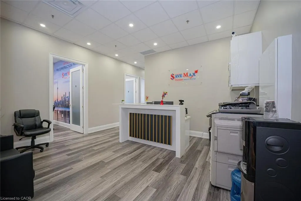 218 Export Boulevard, #101