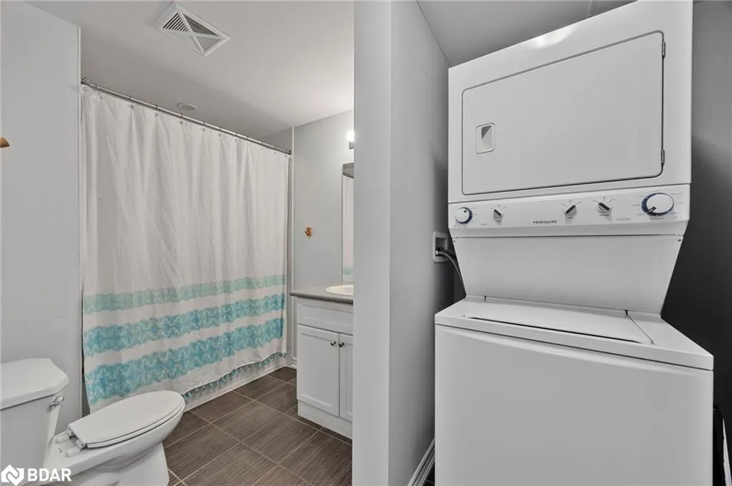 720 Yonge Street, #205