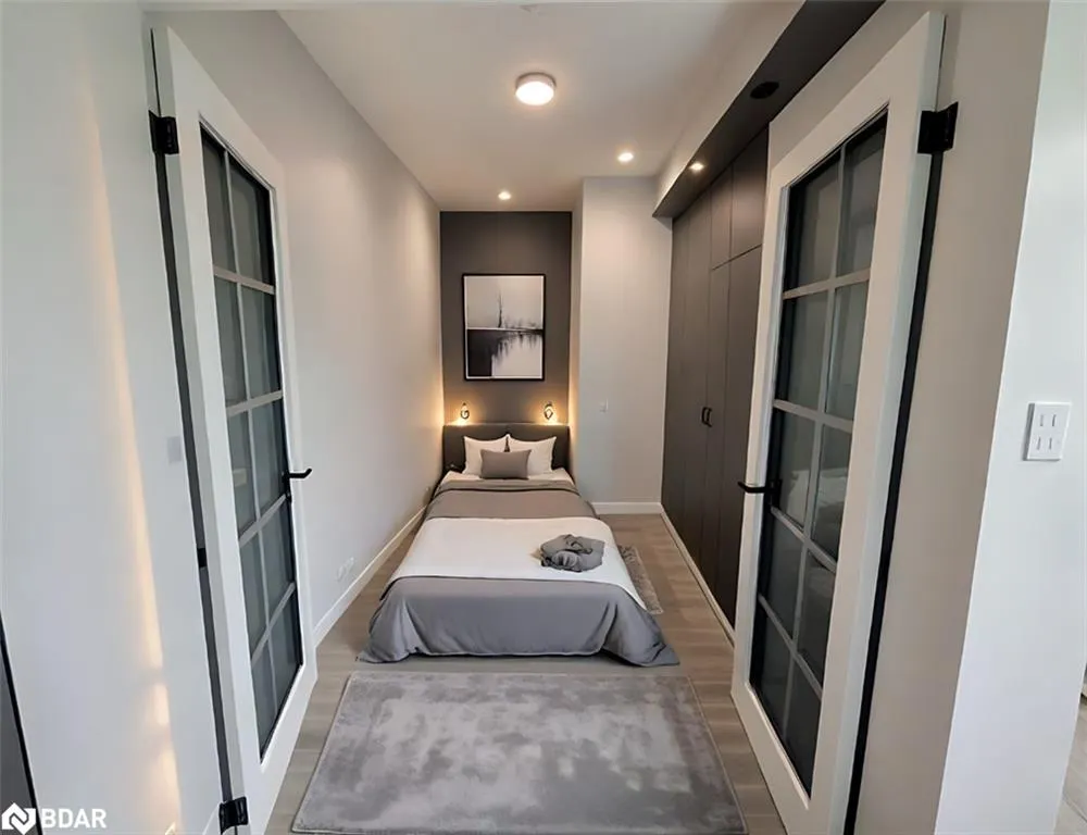 720 Yonge Street, #205