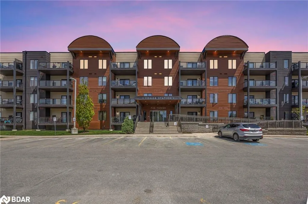 720 Yonge Street, #205