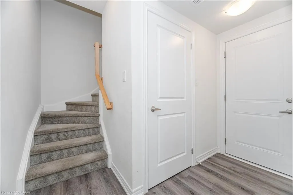 14 Dryden Lane
