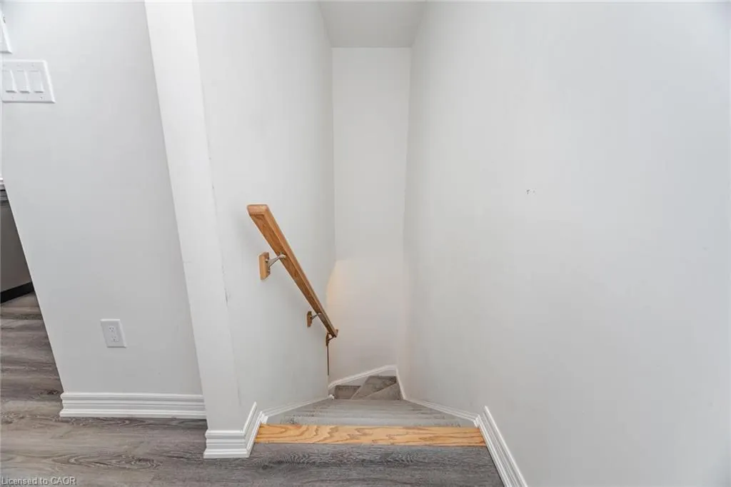 14 Dryden Lane