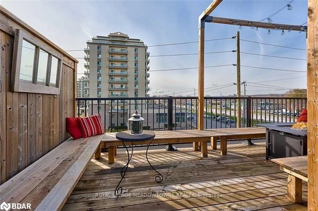 70 Plains Road W, #23