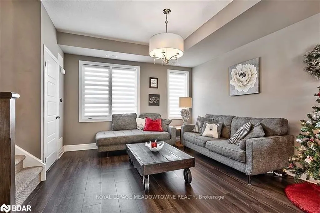 70 Plains Road W, #23