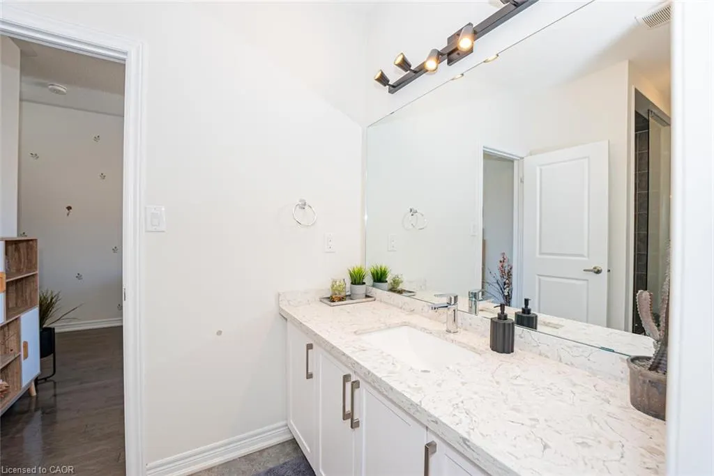 22 Fruitvale Circle