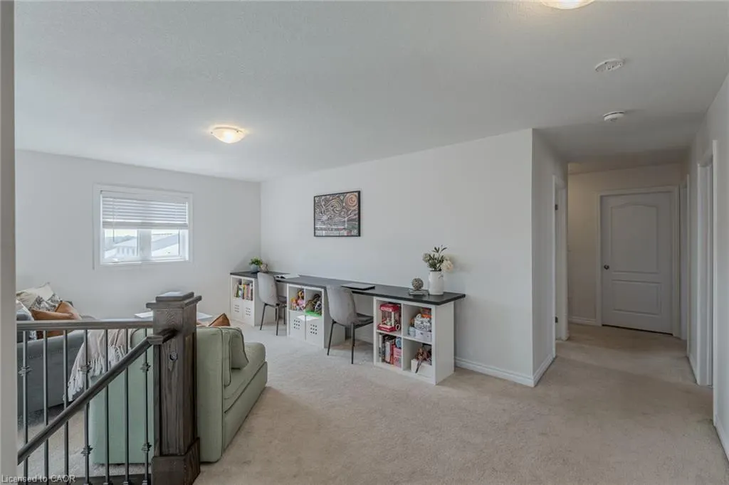 2 Sedge Ave Avenue