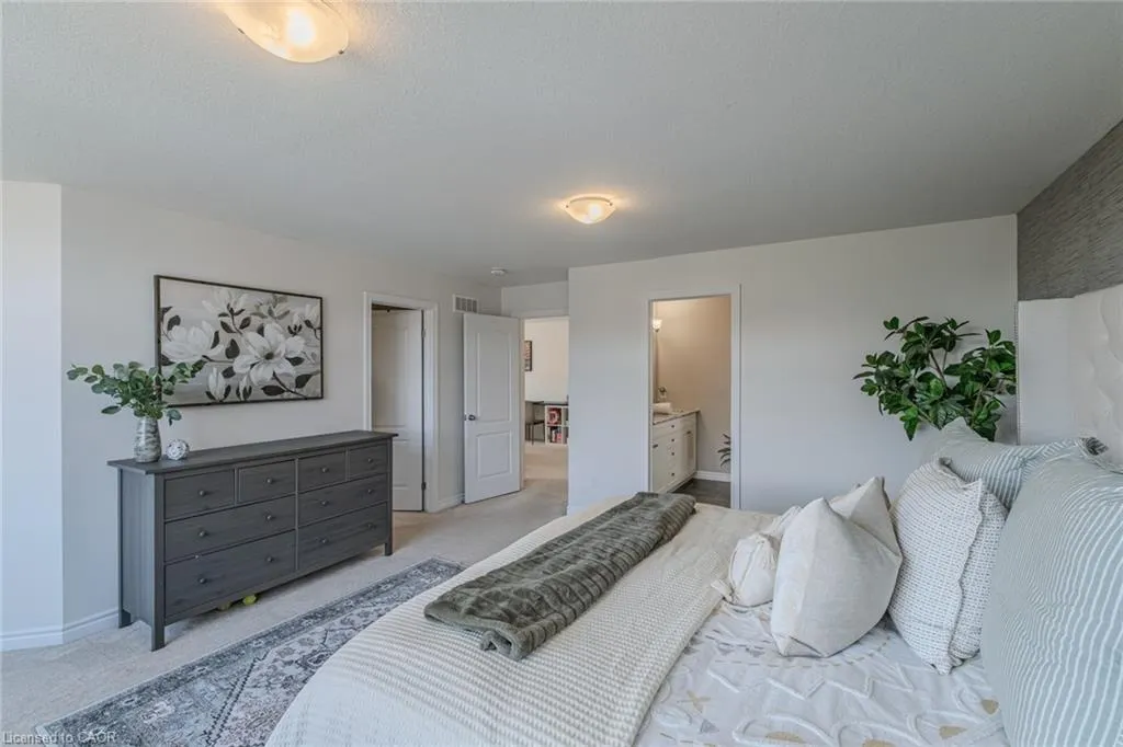 2 Sedge Ave Avenue