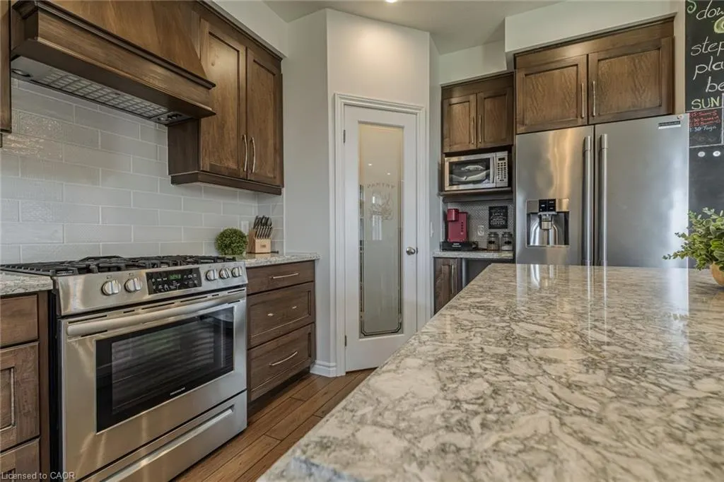 2 Sedge Ave Avenue