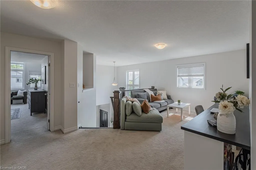 2 Sedge Ave Avenue