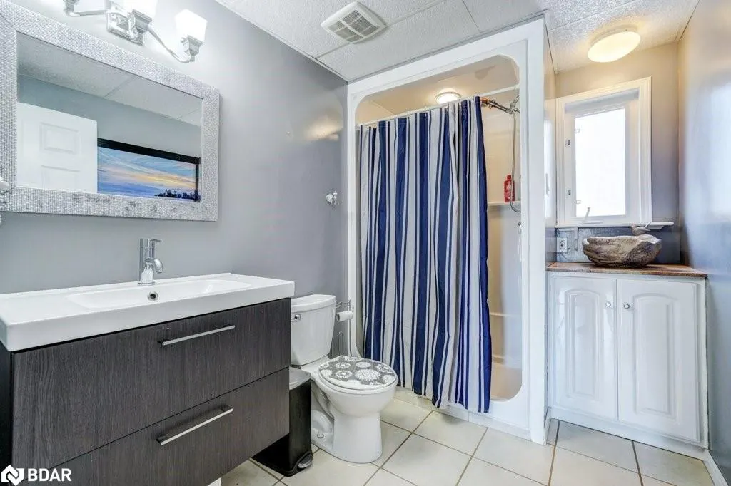 34 Meadowlands Dr