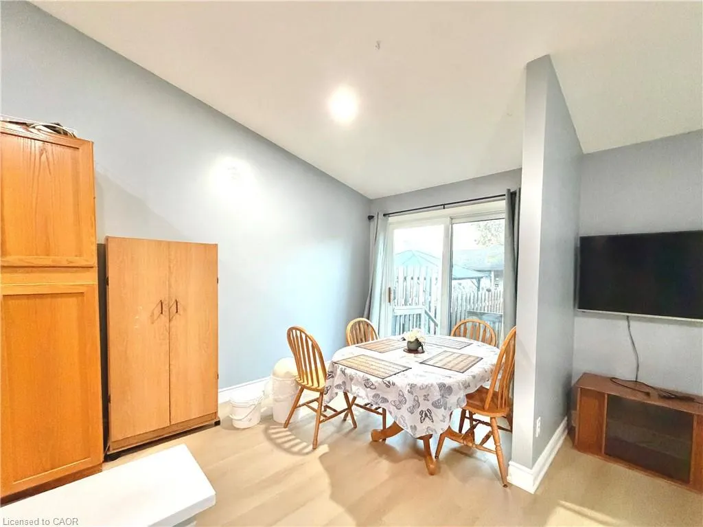 33 Bankside Drive