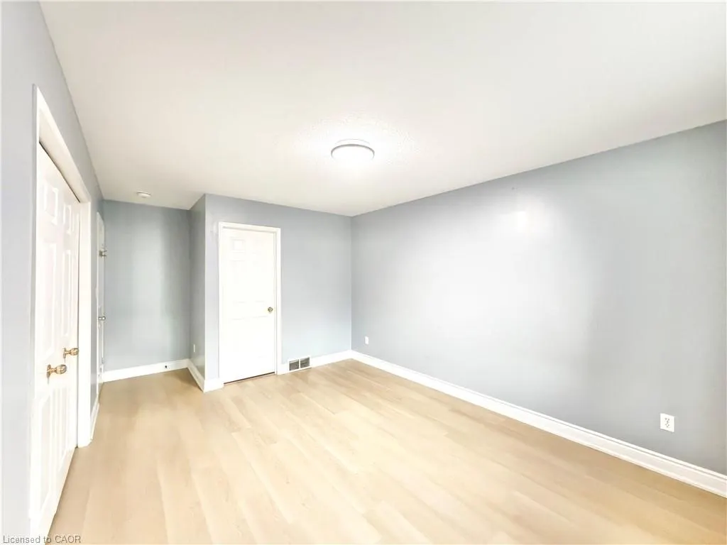 33 Bankside Drive