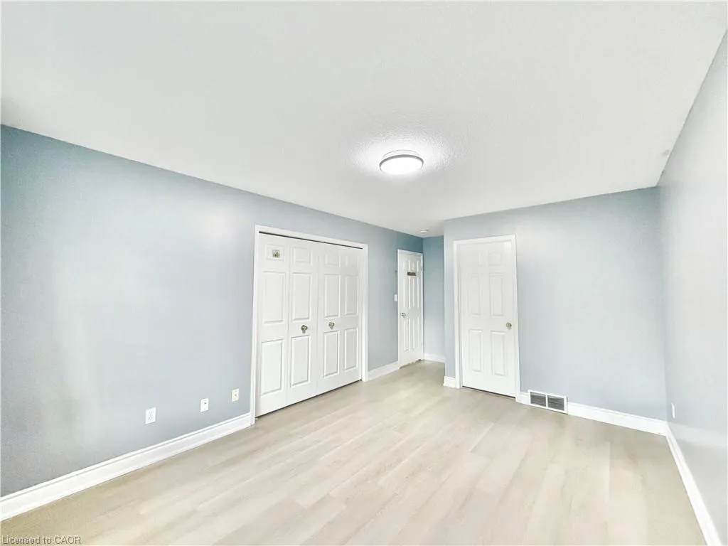 33 Bankside Drive