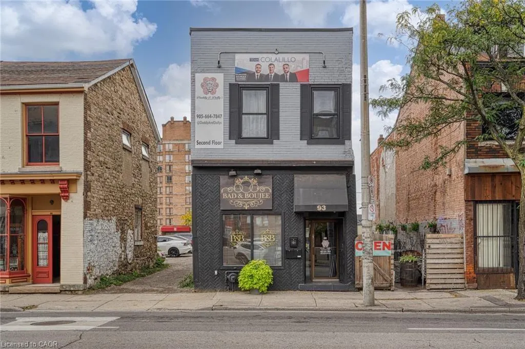 93 John Street S