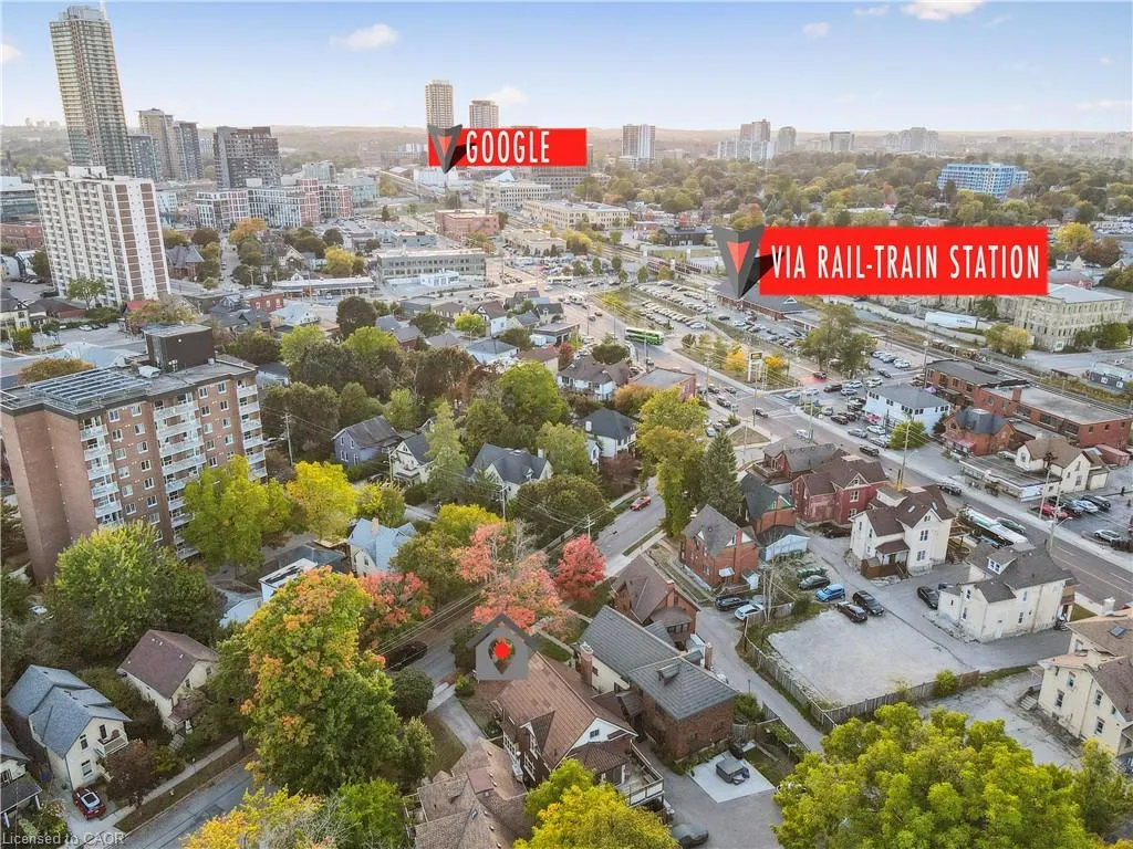 76 Ahrens Street W