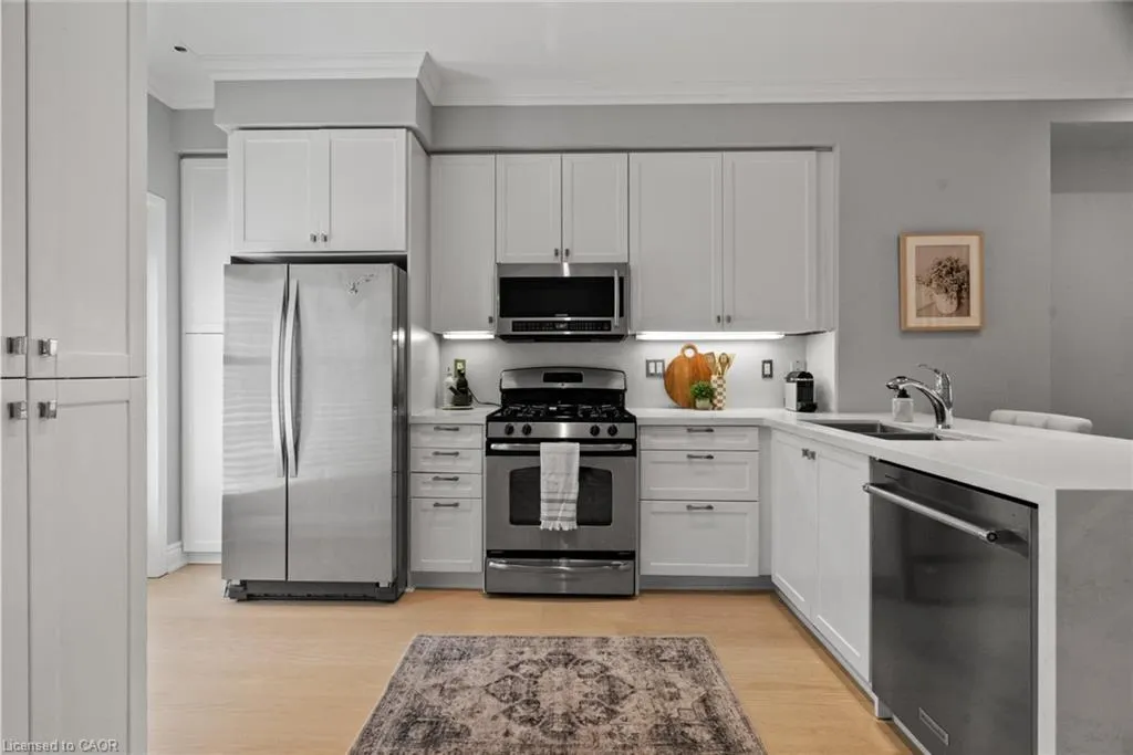 1 Baxter Street, #8