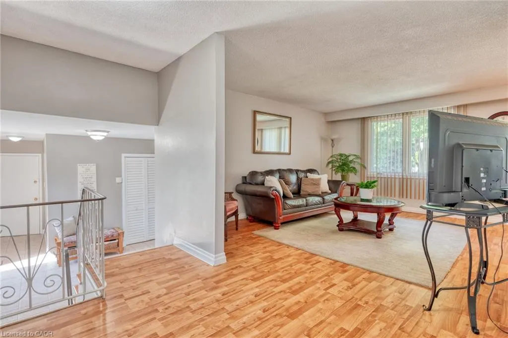 32 Rialto Court