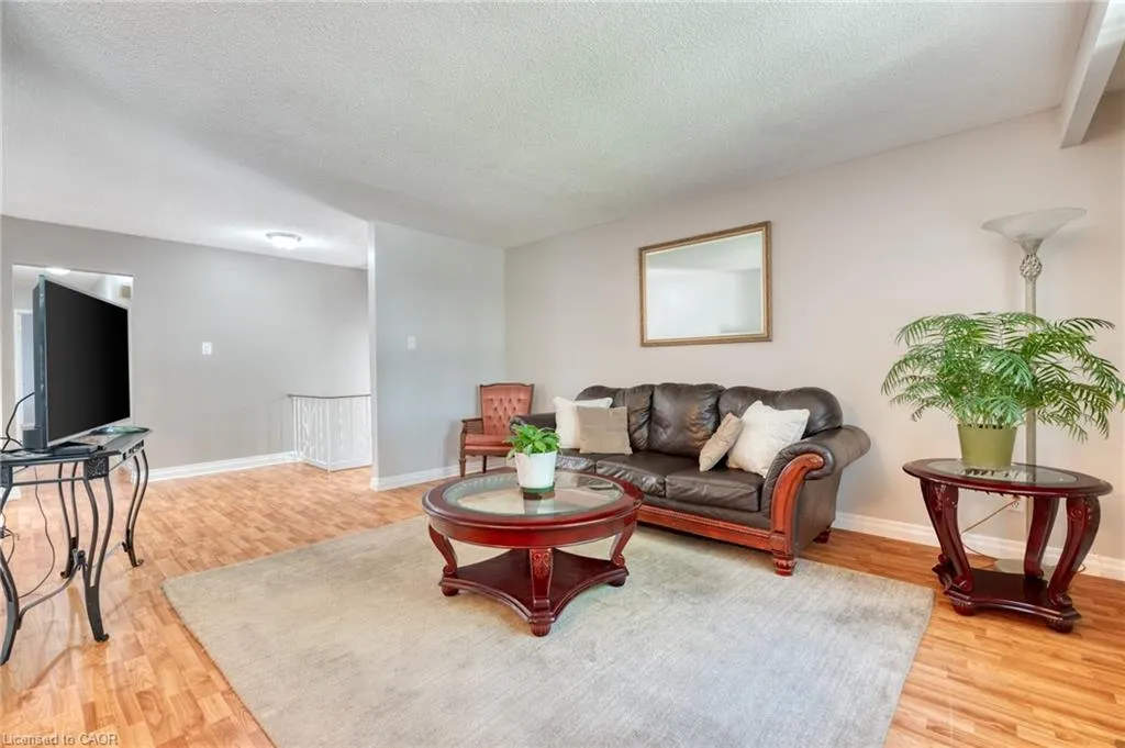 32 Rialto Court