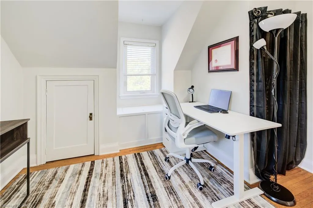 39 Dunham Avenue
