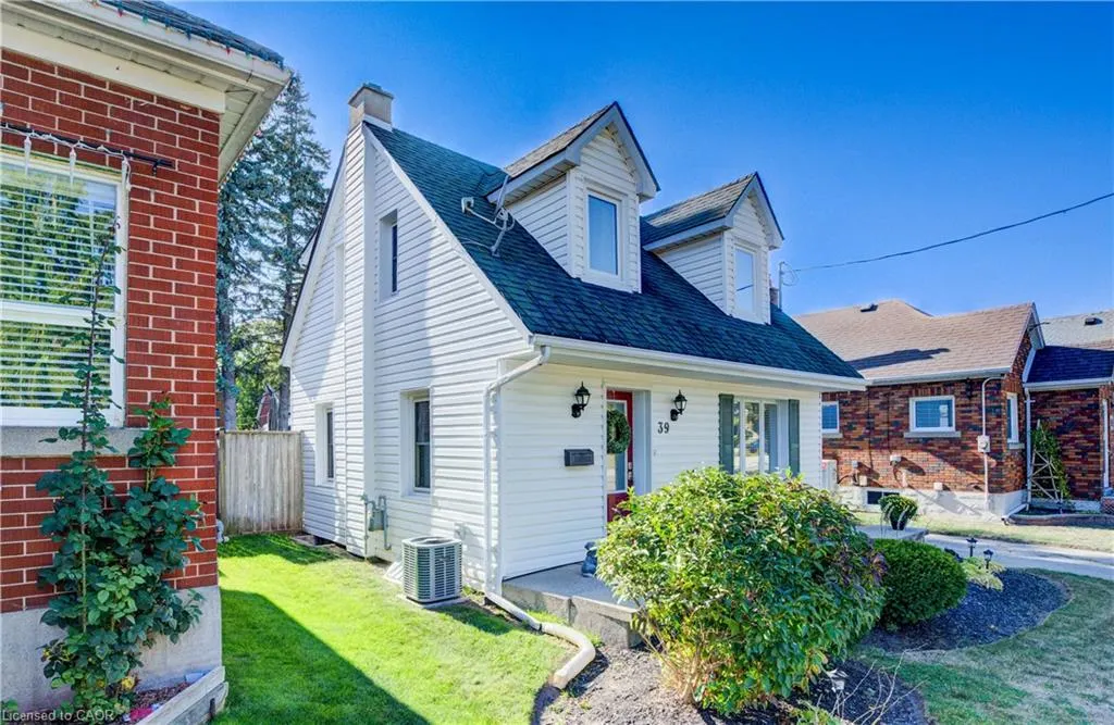 39 Dunham Avenue