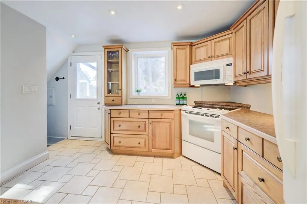 39 Dunham Avenue