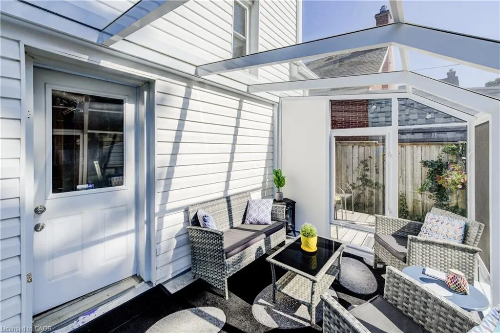 39 Dunham Avenue