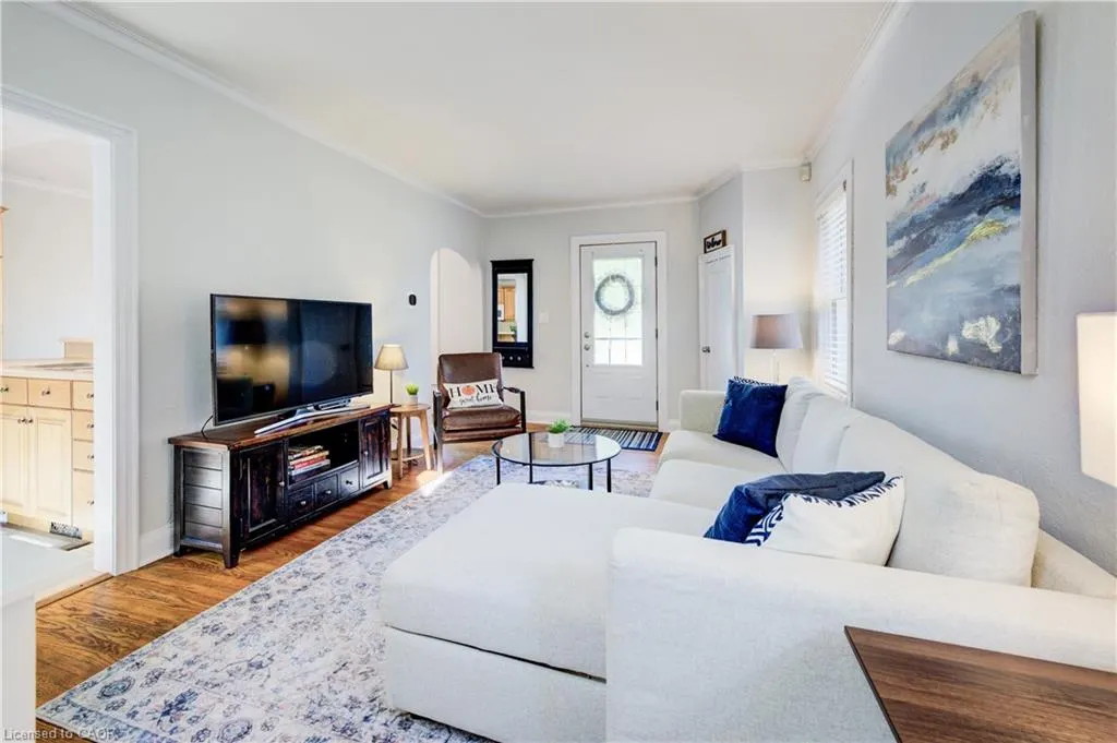 39 Dunham Avenue