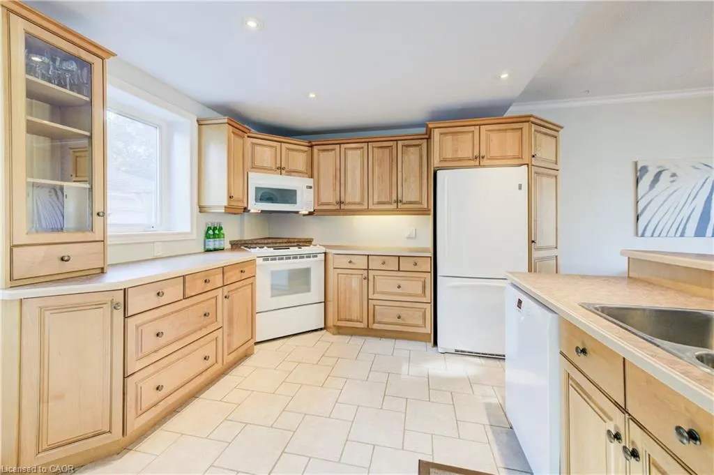 39 Dunham Avenue