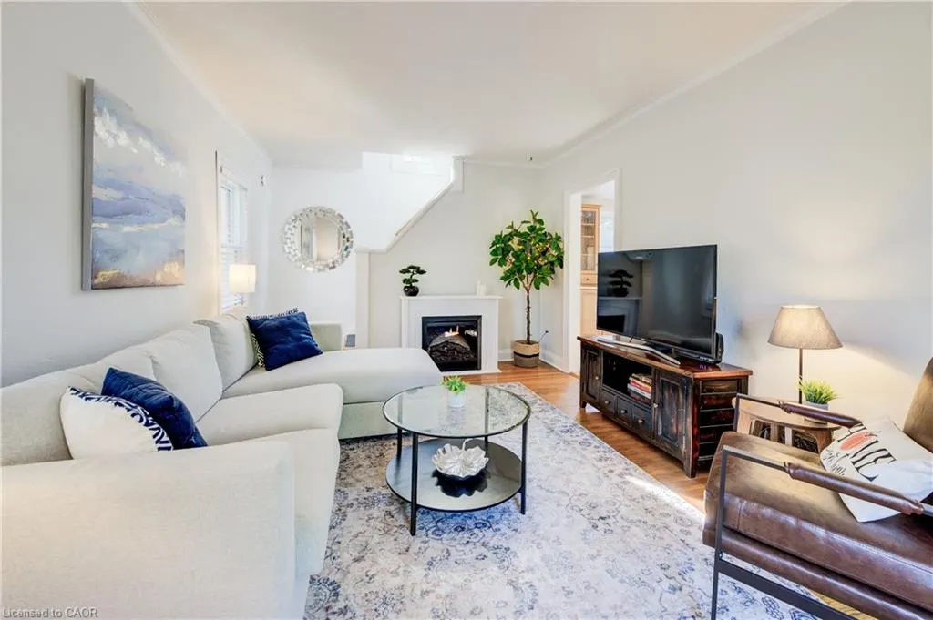 39 Dunham Avenue