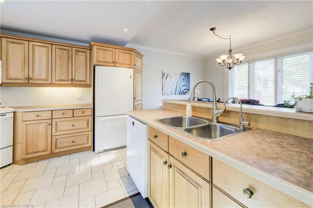 39 Dunham Avenue