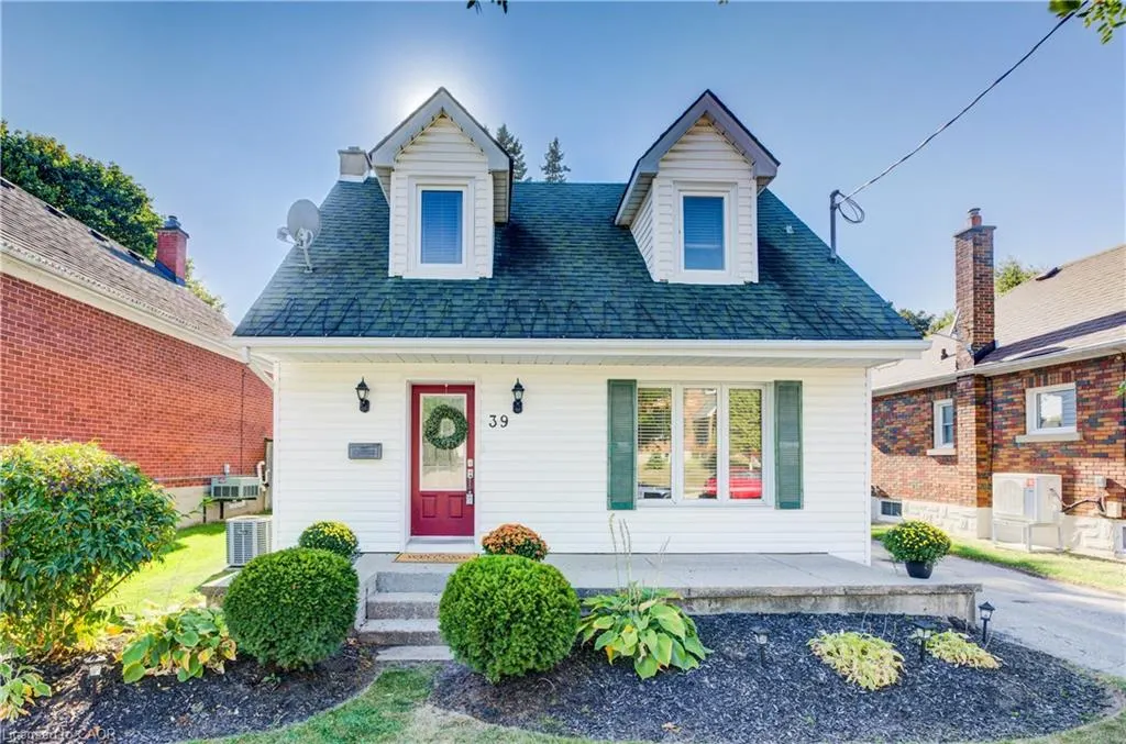 39 Dunham Avenue