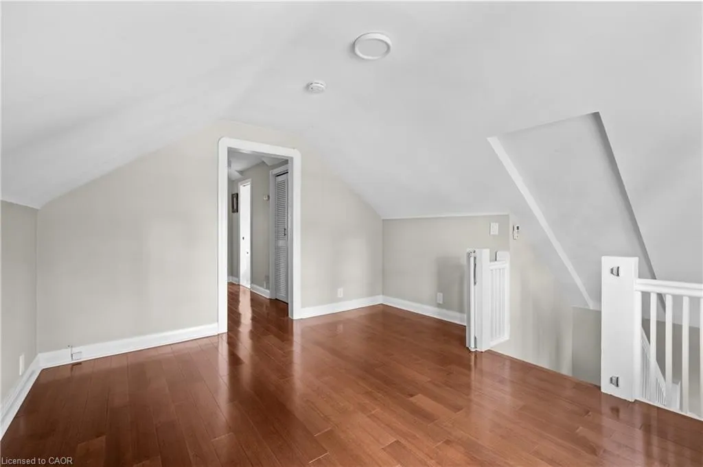 43 Pine Avenue S