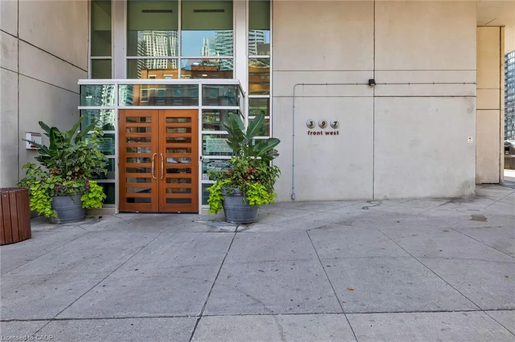 397 Front Street, #605
