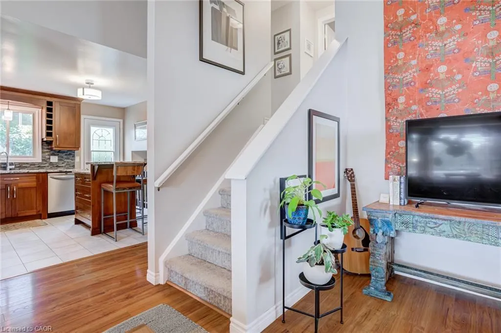 104 Homeview Place