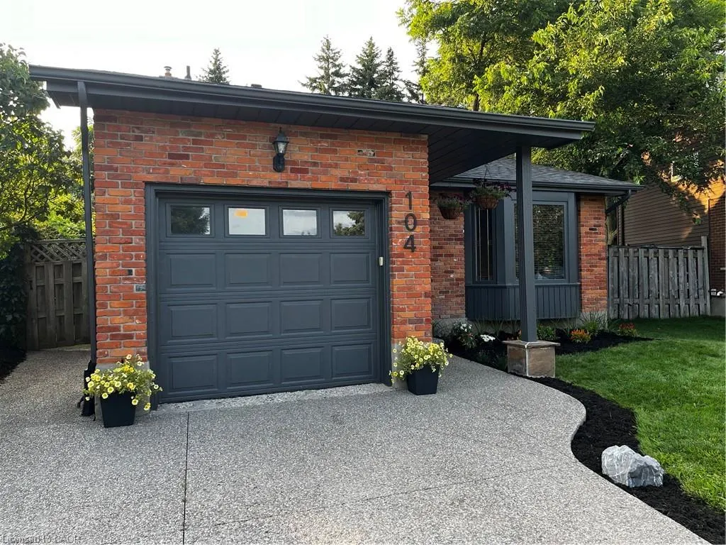 104 Homeview Place