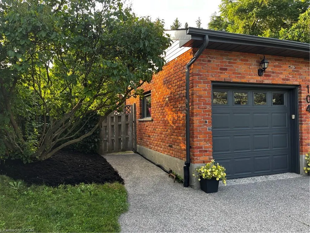 104 Homeview Place