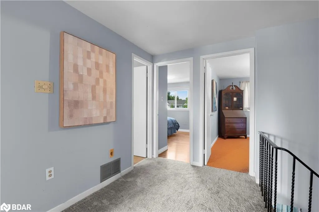 6058 Starfield Crescent