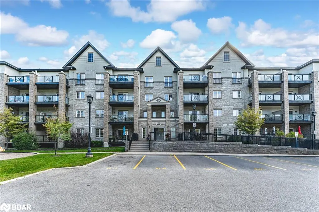 40 Ferndale Drive S, #402
