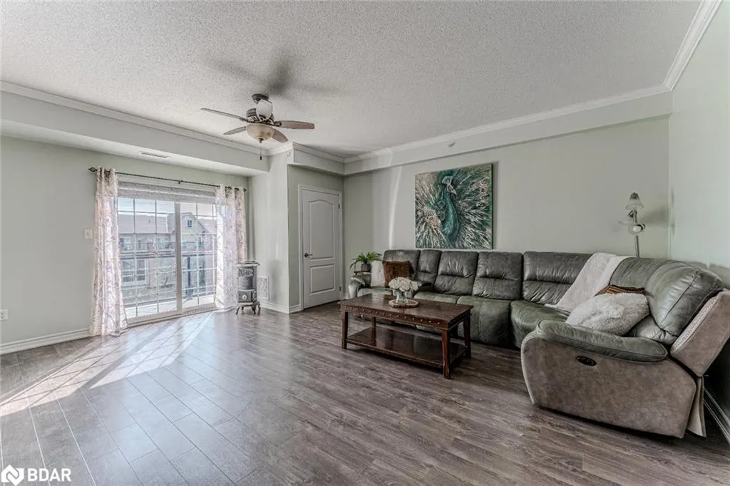 40 Ferndale Drive S, #402