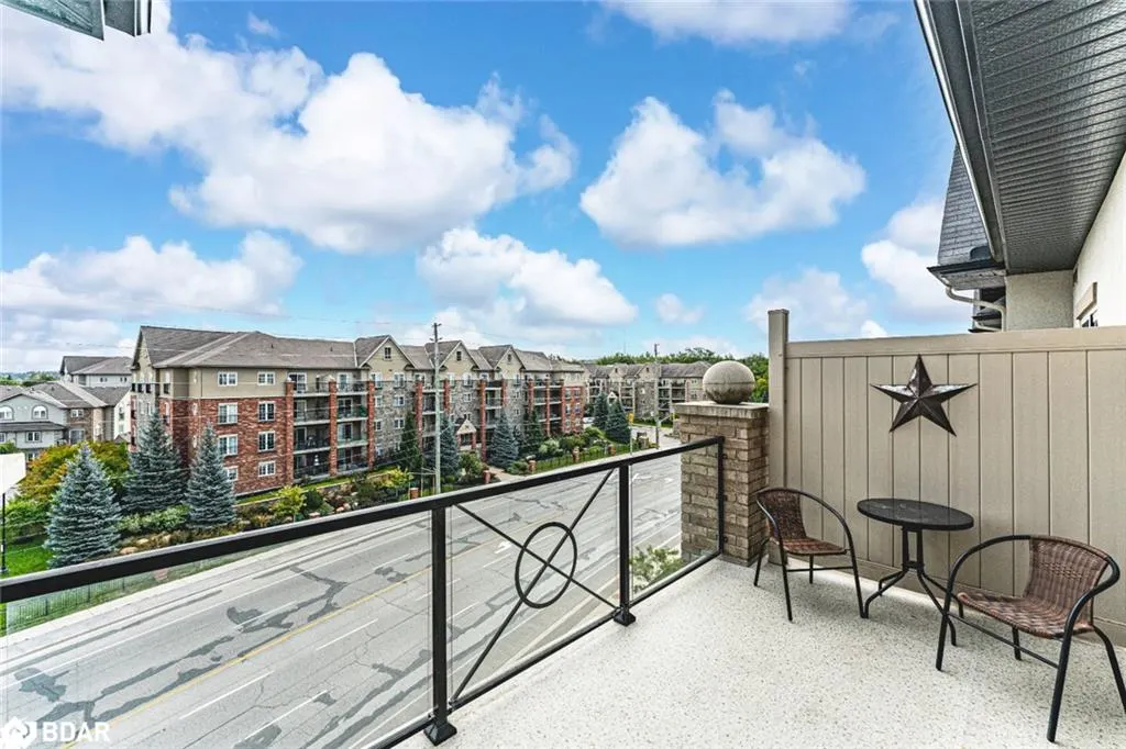40 Ferndale Drive S, #402
