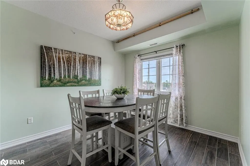 40 Ferndale Drive S, #402