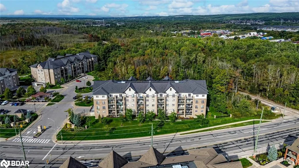 40 Ferndale Drive S, #402