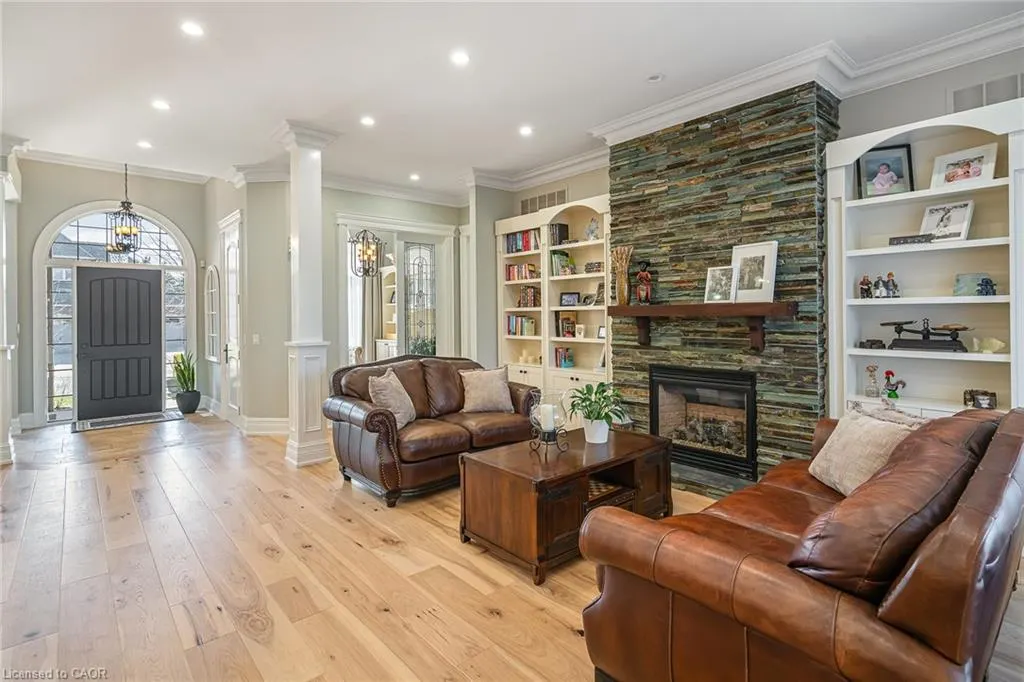 7 Sandalwood Crescent
